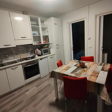 La Finestra Sul Borgo Apartment