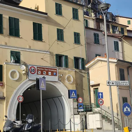 La Finestra Sul Borgo Apartmán Ventimiglia