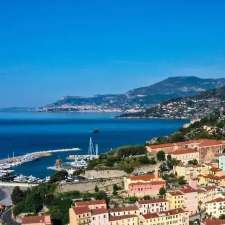 La Finestra Sul Borgo Apartment *